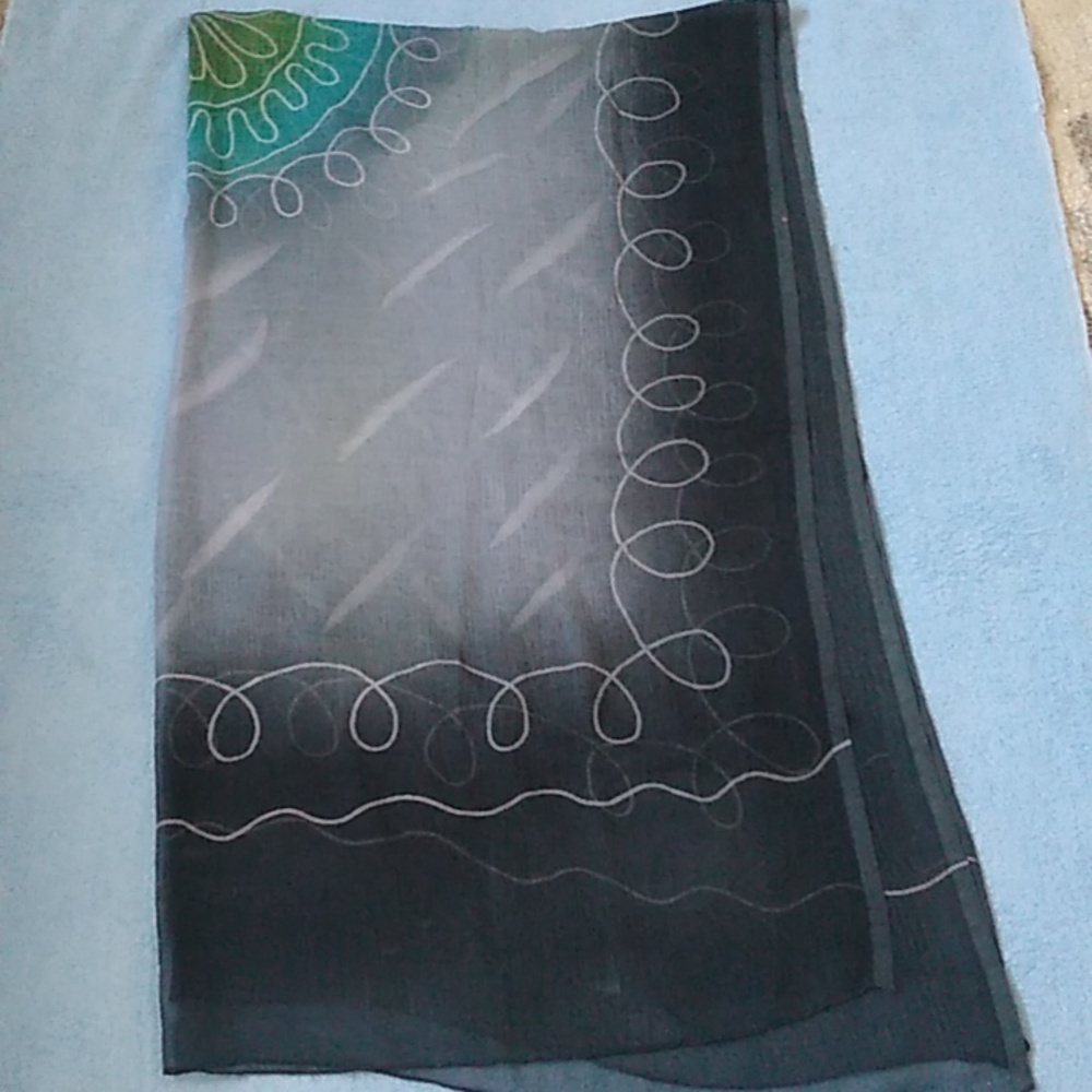 Sarong - Picture 6 of 7